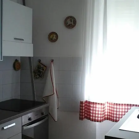 Piazza Buzi Apartment *